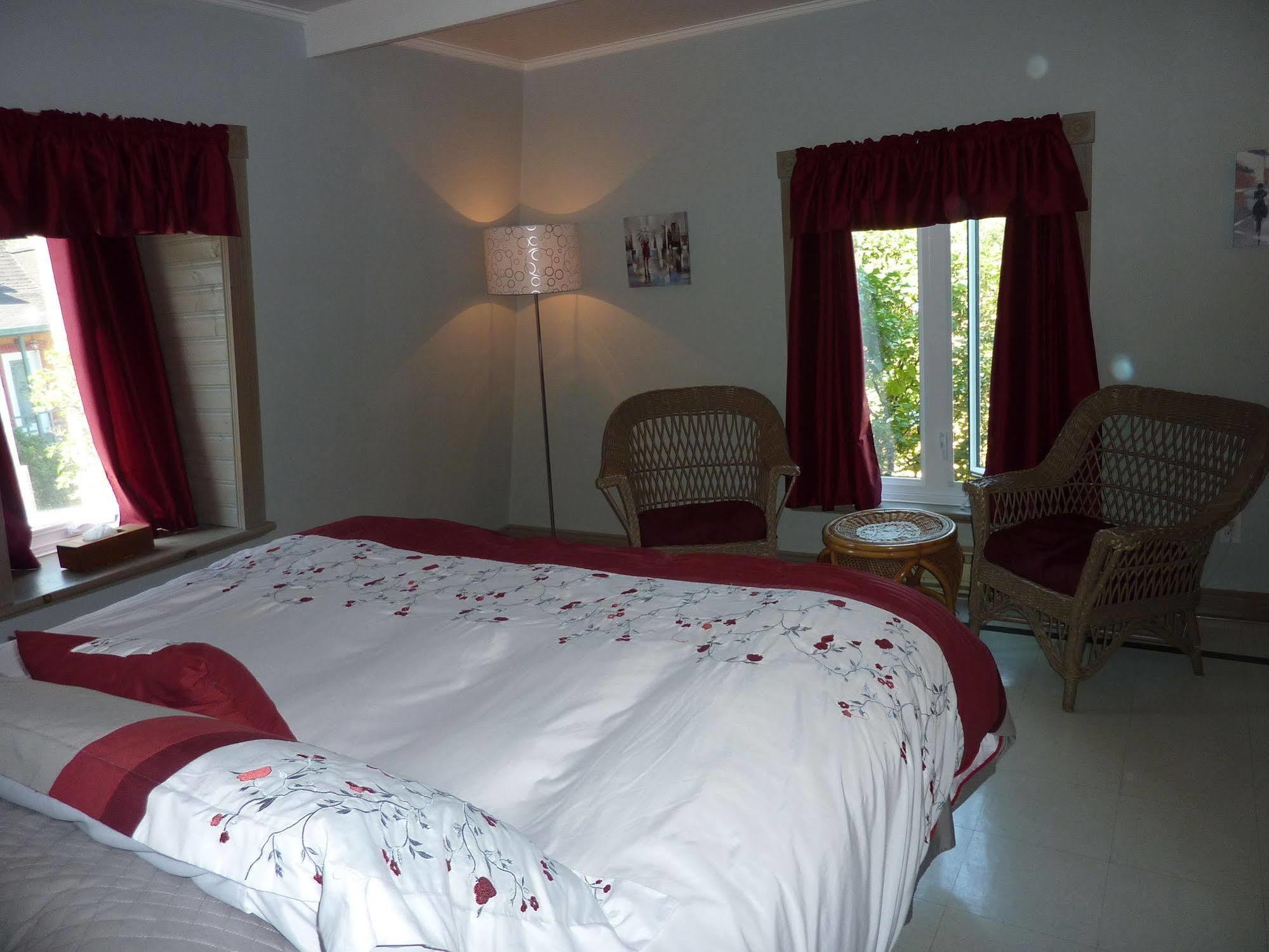 Auberge Petite Plaisance La Malbaie Exterior foto